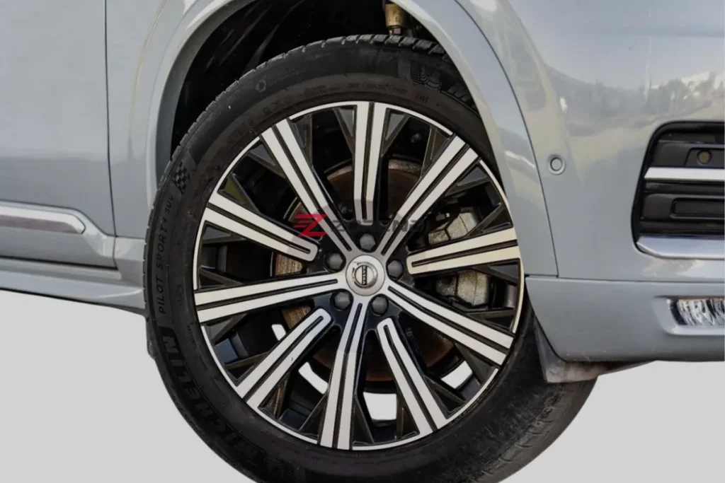 Volvo XC90 2024 GCC Specs 20690KM