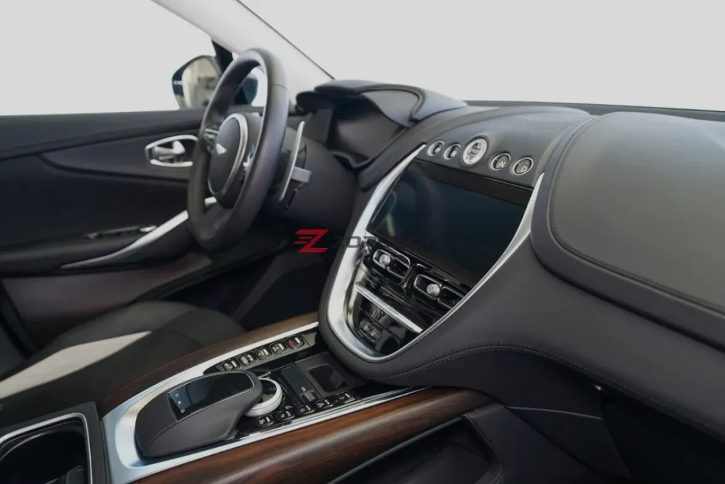 Aston Martin DBX 2023 1000KM