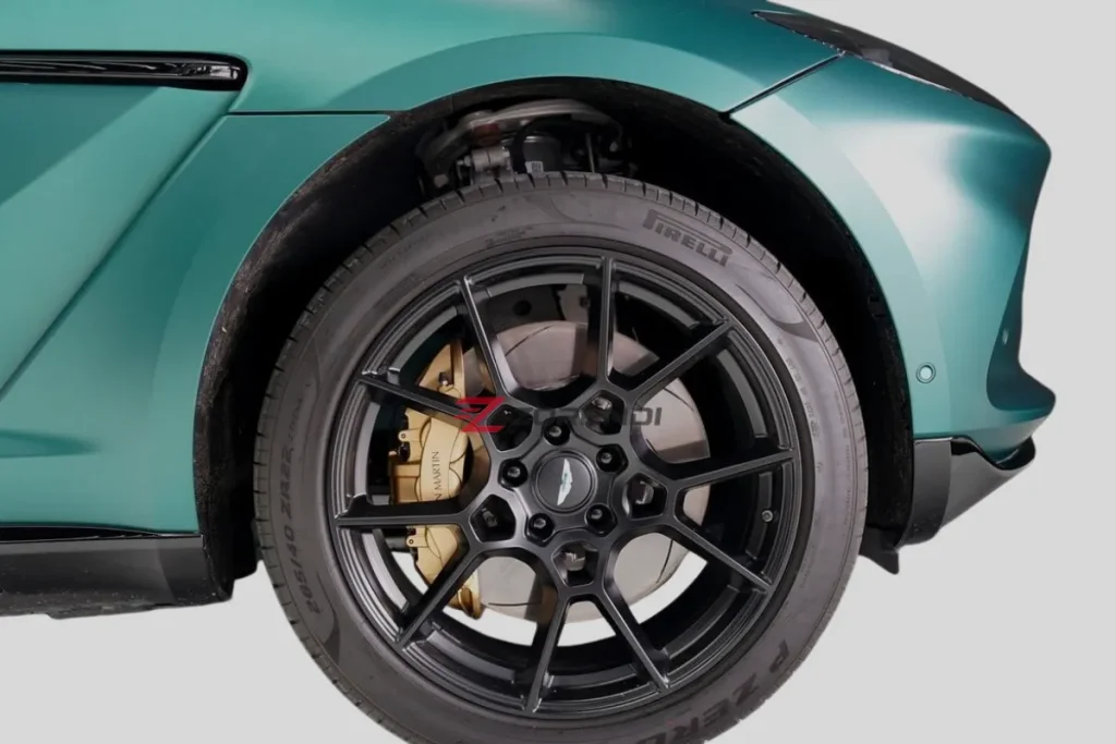 Aston Martin DBX 2023 1000KM
