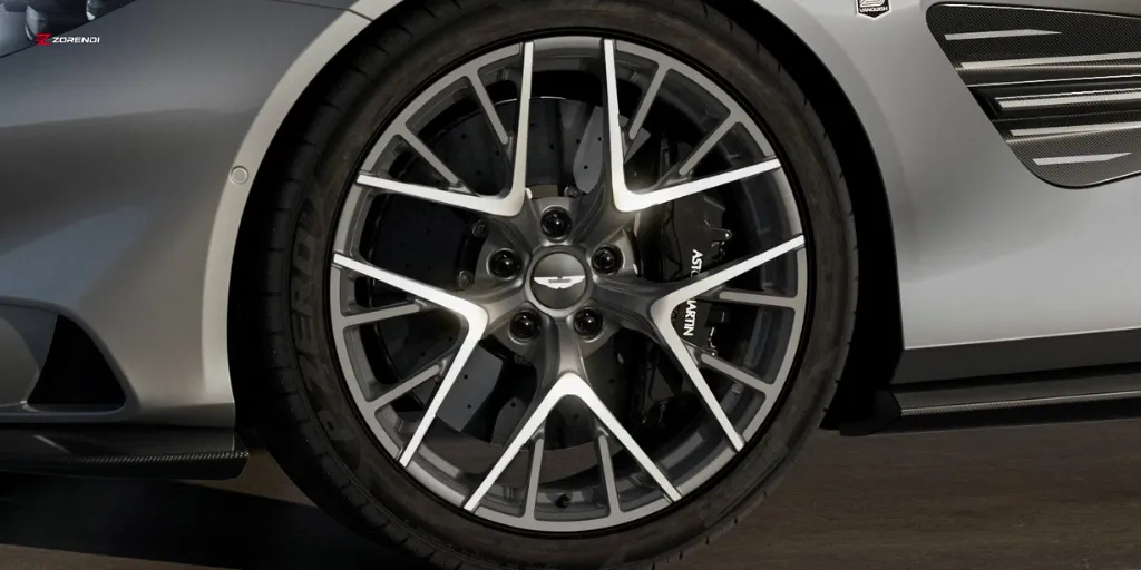 Aston Martin Vanquish 25