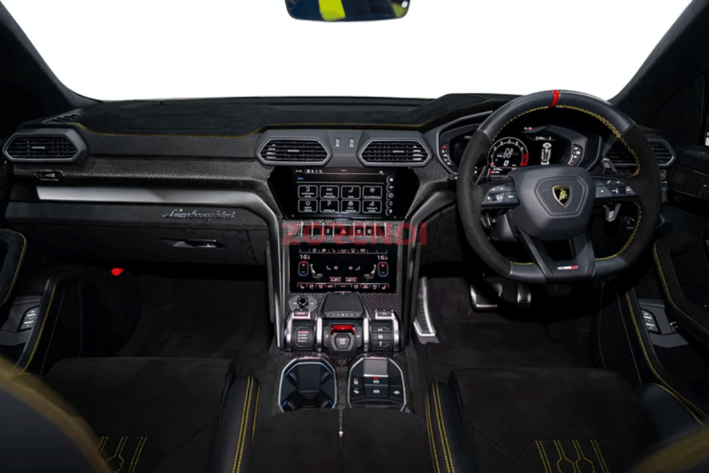 2023 Lamborghini Urus Performante 4000KM