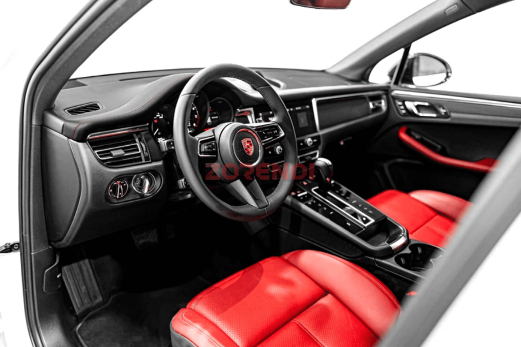 2024 Porsche Macan Standard 925KM