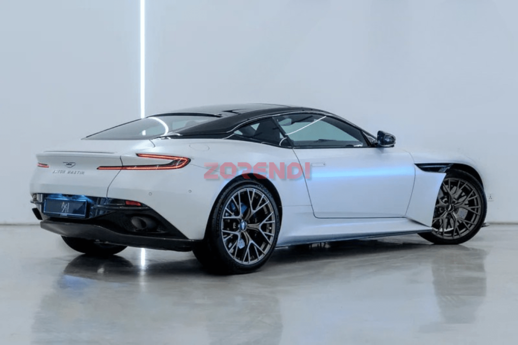 2024 Aston Martin DB12 Coupe 4336KM
