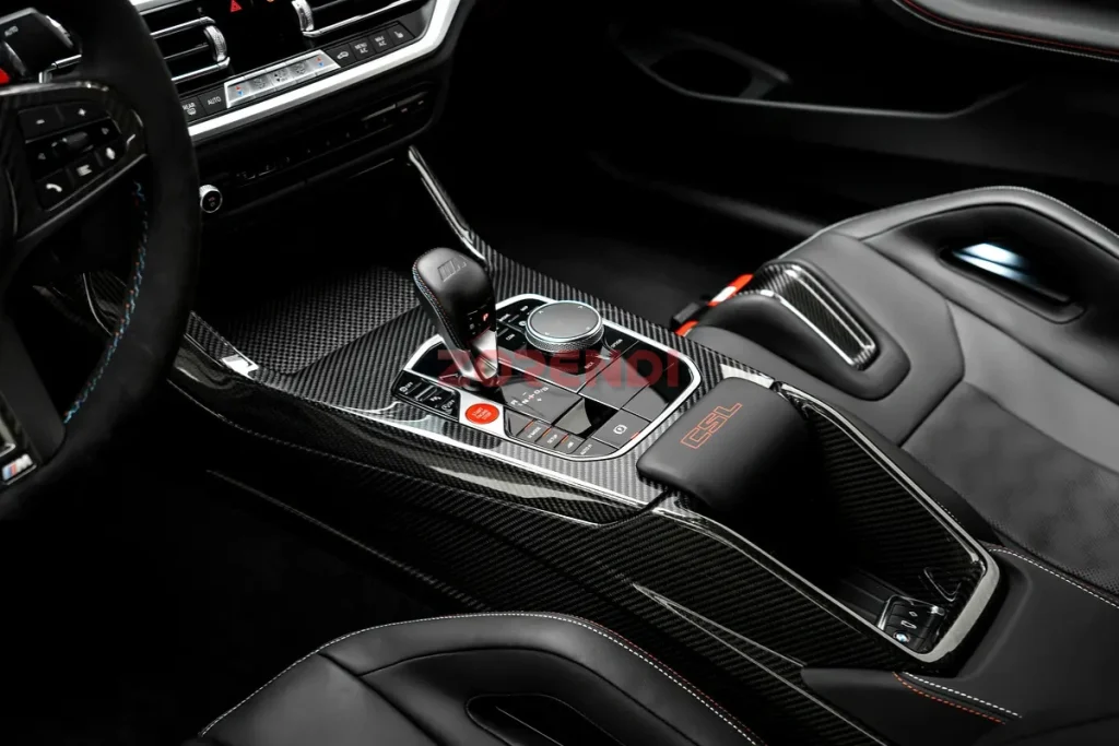 2023 BMW M4 700KM