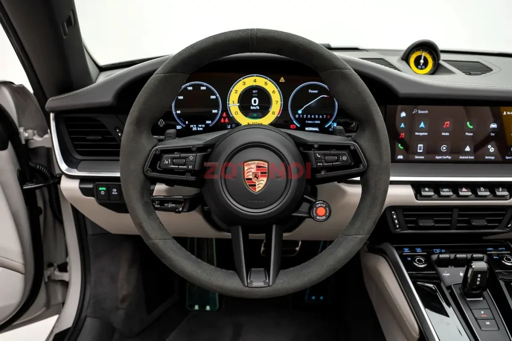 2026 Porsche Carrera - 911 GTS 25KM