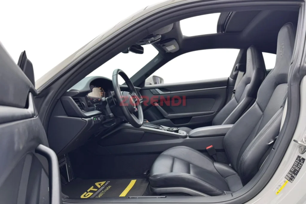 2025 Porsche 911 Carrera 18267KM