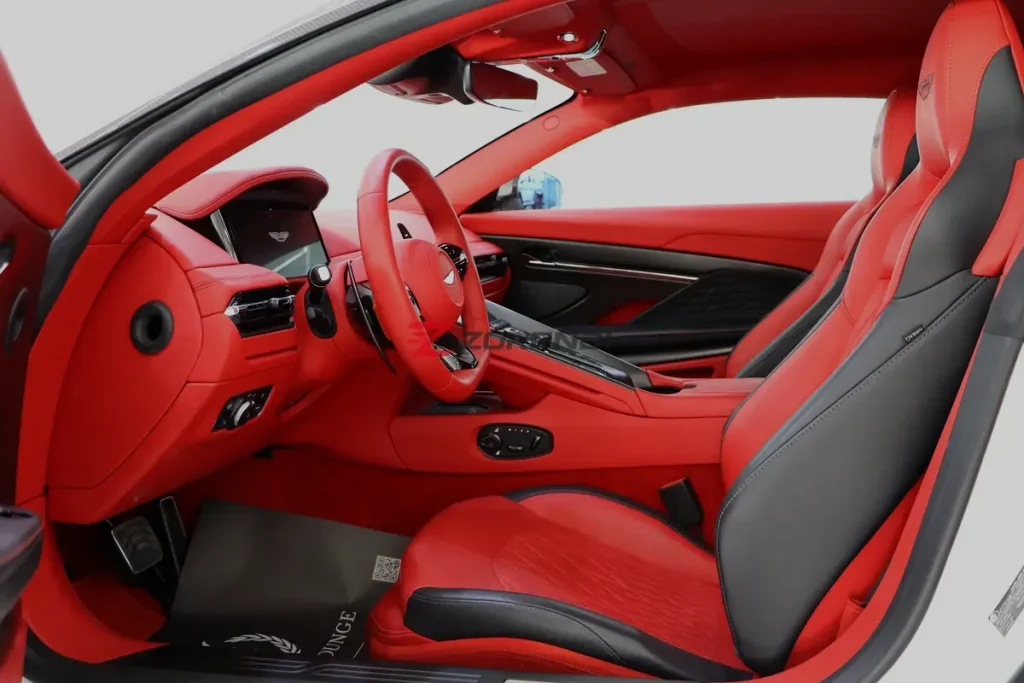 Aston Martin DB12 Coupe 2024 79KM