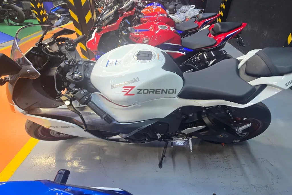 Kawasaki ZX-6R 2025 437KM
