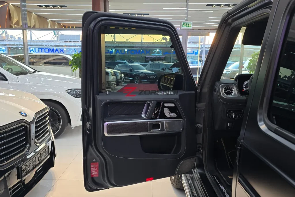Mercedes-Benz G-Class First Glass Black 2024 4000KM