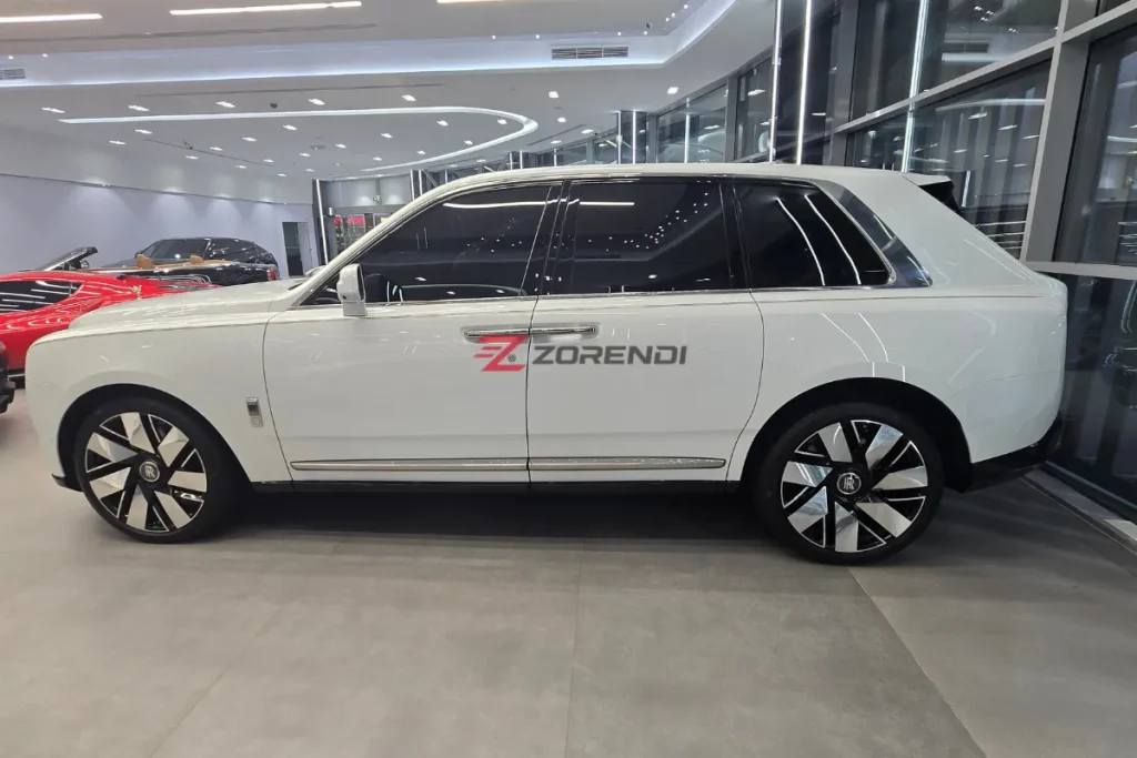 Rolls-Royce Cullinan Silver Badge 2025 2900KM