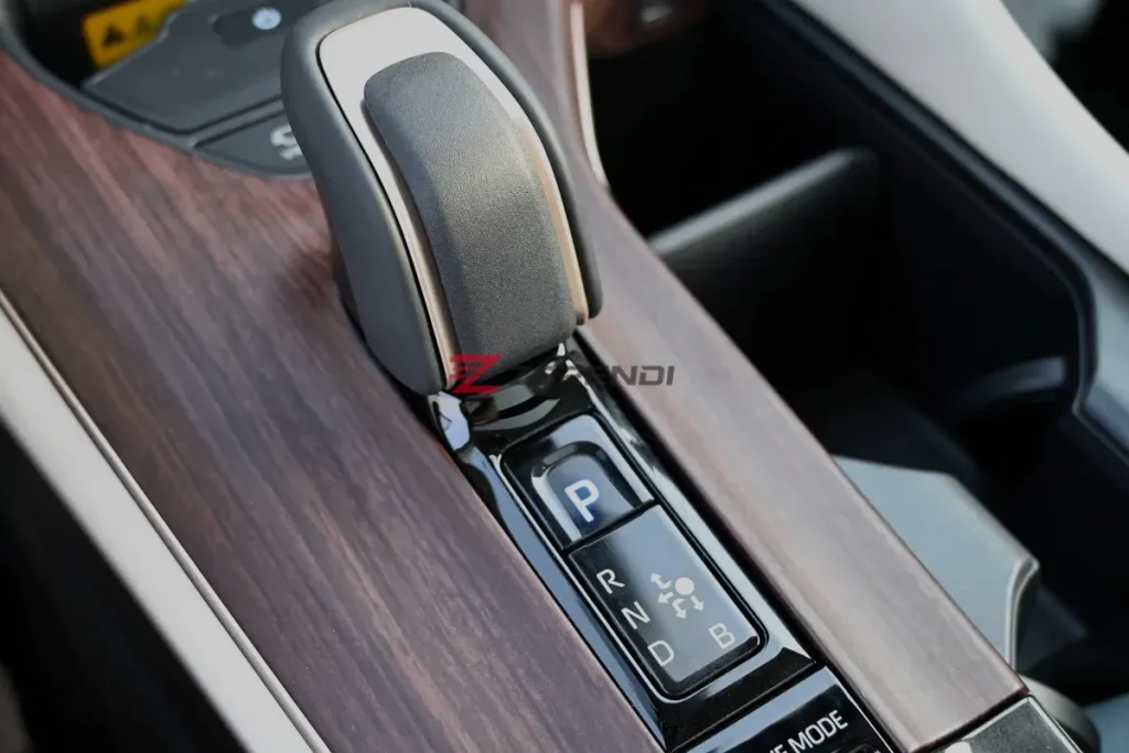 Toyota Crown Platinum 2026 8KM