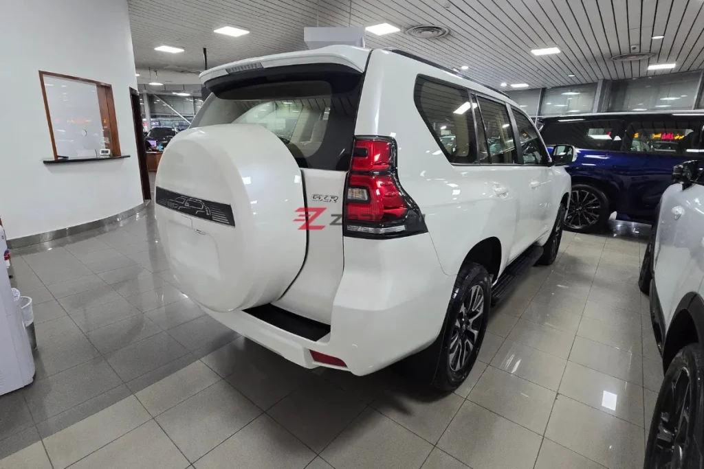 Toyota Land Cruiser Prado GXR 2023 27138KM