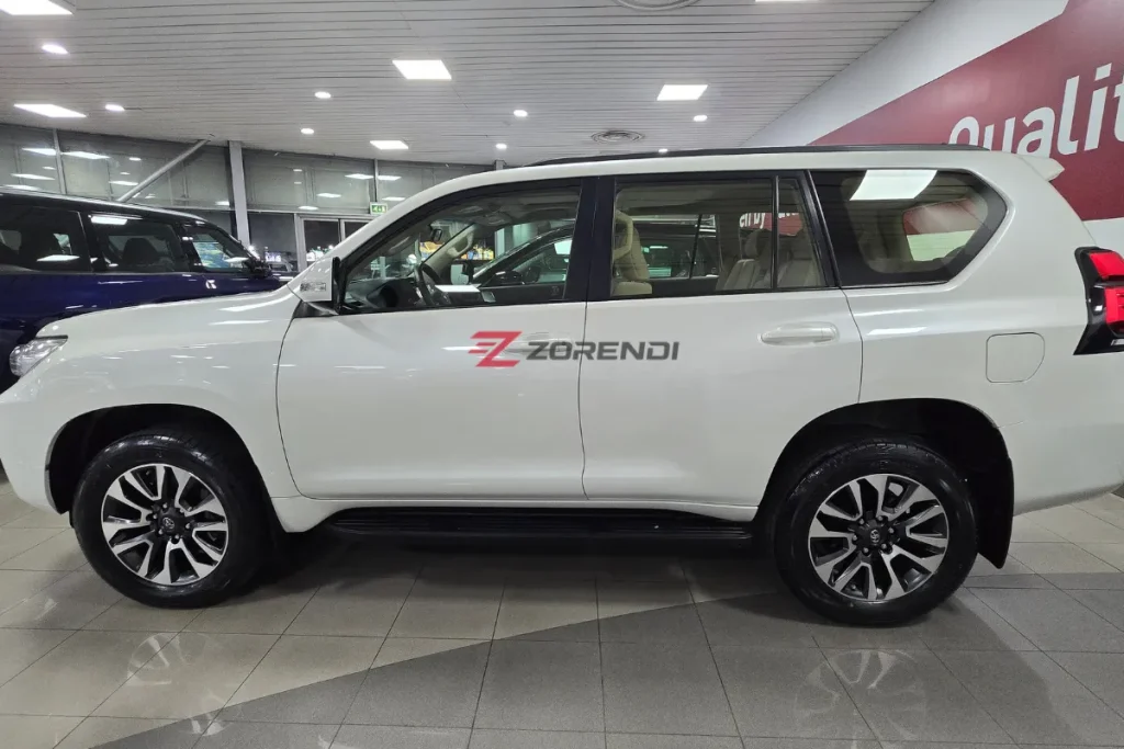 Toyota Land Cruiser Prado GXR 2023 27138KM